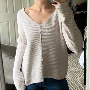 Jessica Simpson Light Gray V-Neck Sweater